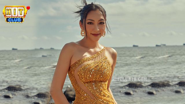 Lùm xùm sau khi đăng quang Hoa hậu Việt Nam 2012
